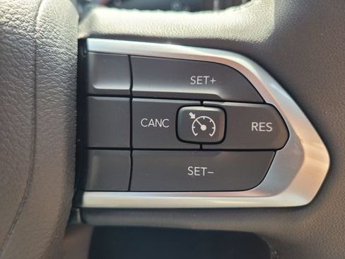 Used 2026 Jeep Compass Latitude AWD/4WD image 25