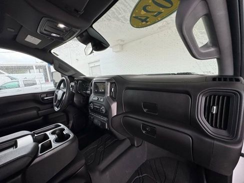 Used 2024 Chevrolet Silverado 2500 Custom w/ Custom Convenience Package image 17