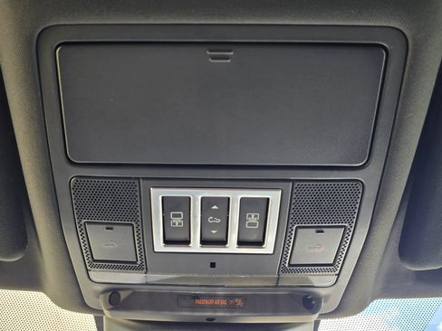 Used 2018 Land Rover Discovery HSE Luxury AWD/4WD image 49