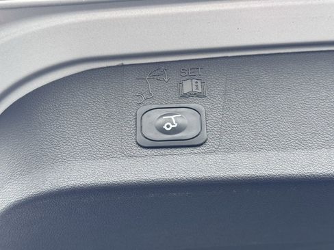 Used 2019 Ford Escape SEL image 39