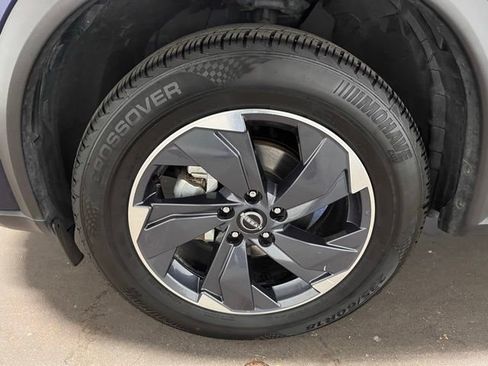 Used 2025 Nissan Rogue SV FWD image 26