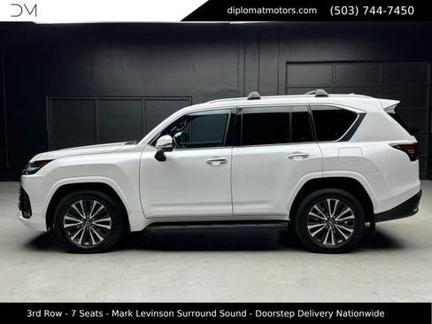 Used 2024 Lexus LX 600 4WD w/ Interior Upgrade Package image 4
