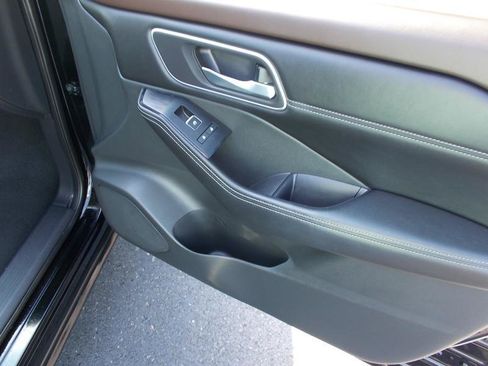 Used 2021 Nissan Rogue SL w/ Premium Package FWD image 22