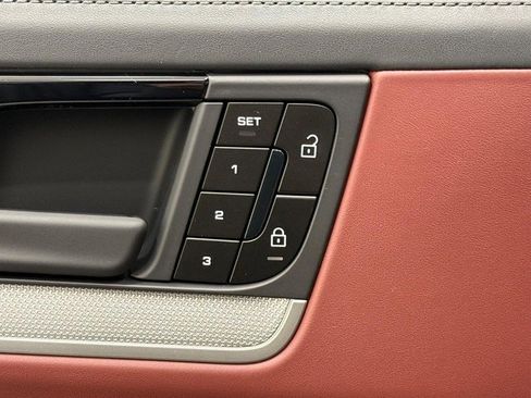 New 2026 Porsche Cayenne image 17