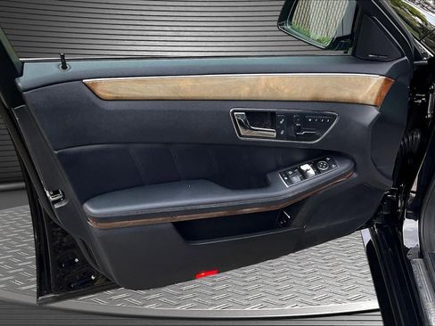 Used 2011 Mercedes-Benz E 350 4MATIC Sedan image 18