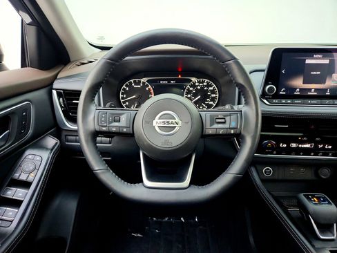 Used 2021 Nissan Rogue SL image 18