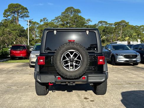 Used 2024 Jeep Wrangler Unlimited Rubicon AWD/4WD image 4