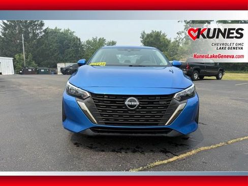 Used 2024 Nissan Sentra SV FWD image 11