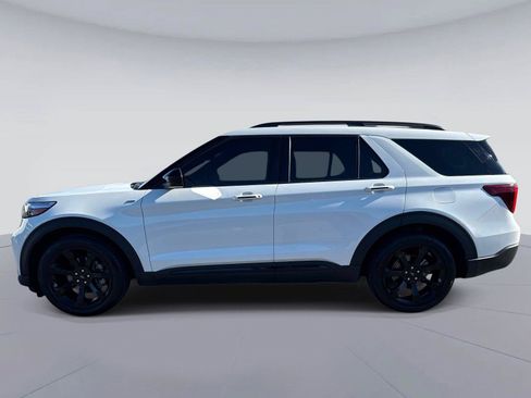 Used 2024 Ford Explorer ST-Line w/ Class IV Trailer Tow Package RWD image 7