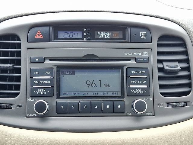 Used 2011 Hyundai Accent GLS FWD image 16