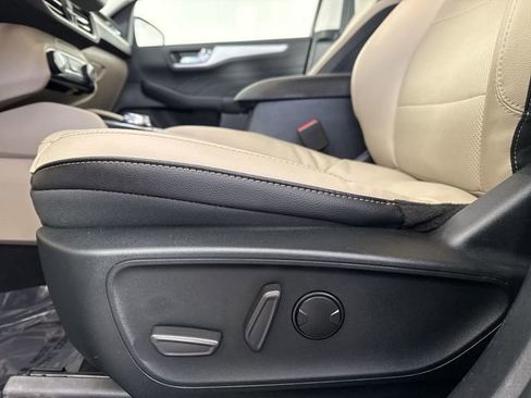 Used 2022 Ford Escape SEL image 20