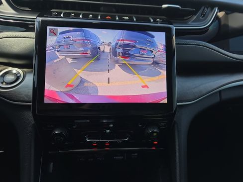 Used 2023 Jeep Grand Cherokee L Limited w/ Black Appearance Package image 30