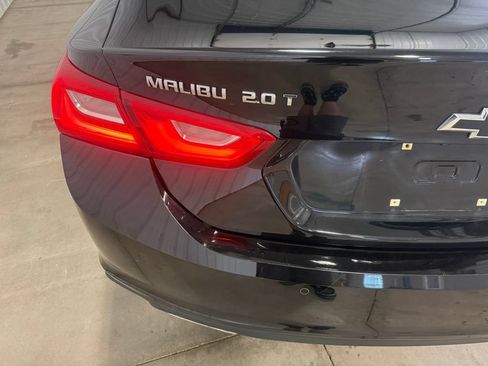 Used 2018 Chevrolet Malibu Premier w/ Premier Sun and Wheel Package FWD image 18