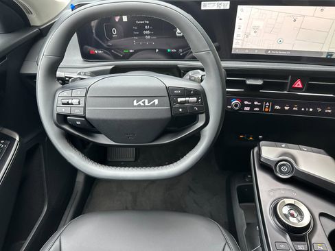 New 2025 Kia EV6 Light w/ Light LR Technology Package image 14