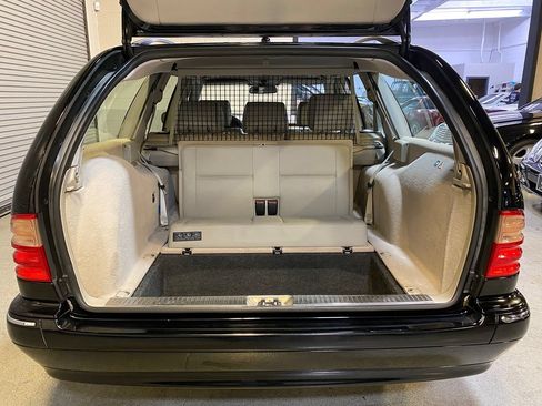 Used 2000 Mercedes-Benz E 320 Wagon image 22