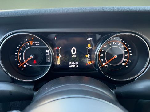 Used 2021 Jeep Gladiator Sport AWD/4WD image 19