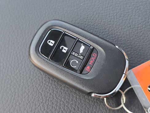 Used 2025 Honda Pilot TrailSport image 33