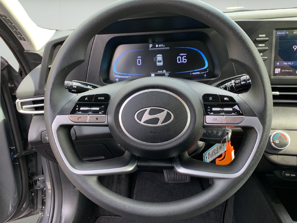 Used 2026 Hyundai Elantra SE FWD image 22