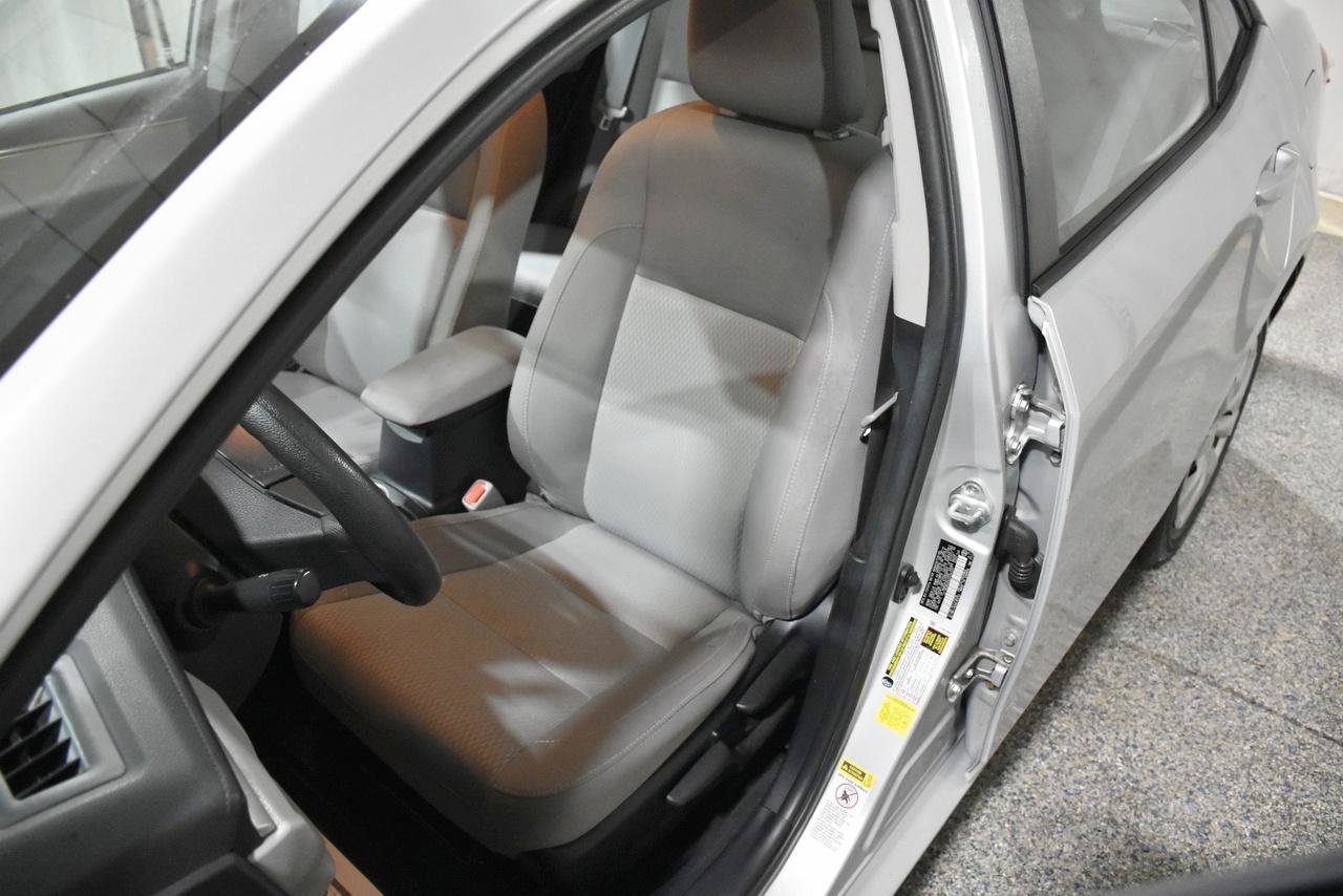Used 2016 Toyota Corolla LE FWD image 13