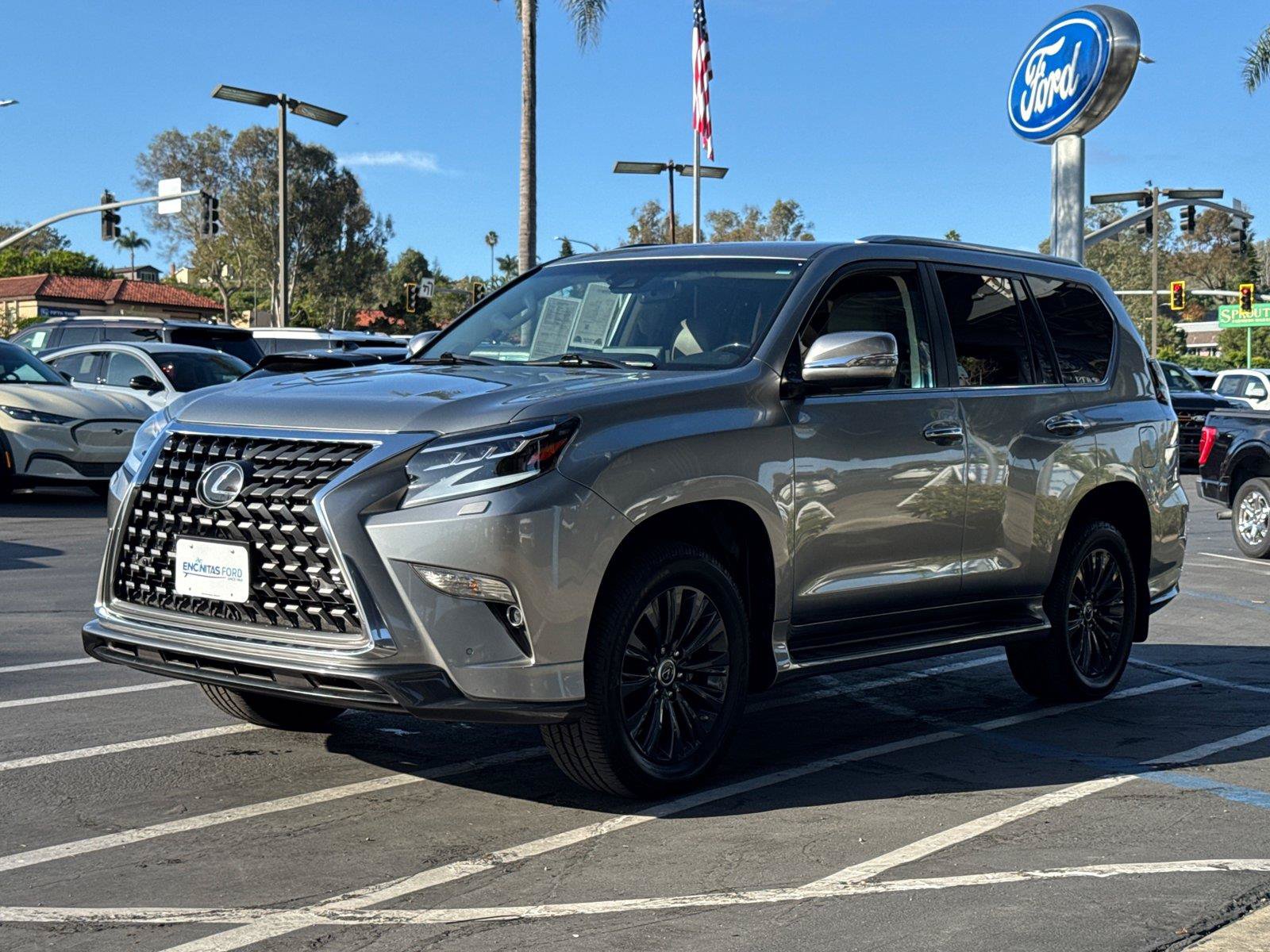 Used 2023 Lexus GX 460 Luxury w/ Sport Design Package AWD/4WD image 4