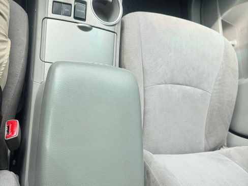 Used 2012 Toyota Highlander FWD w/ Tow Pkg image 36