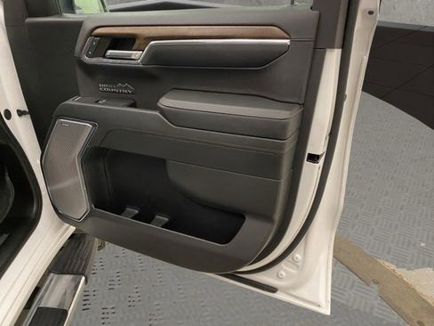 Used 2024 Chevrolet Silverado 1500 High Country w/ Technology Package image 20