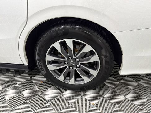 Used 2024 Honda Odyssey EX-L image 21