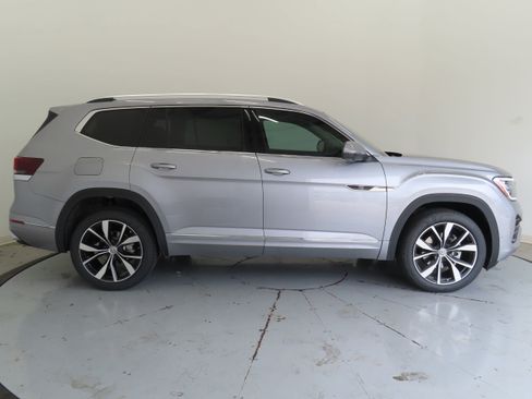 New 2026 Volkswagen Atlas SEL Premium R-Line AWD/4WD image 2