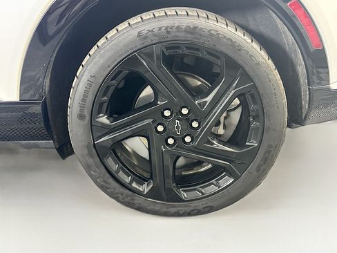Used 2024 Chevrolet Equinox EV RS FWD image 11