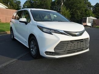 Used 2021 Toyota Sienna LE FWD video 1