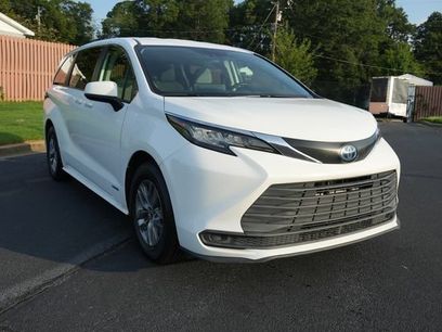 Used 2021 Toyota Sienna LE