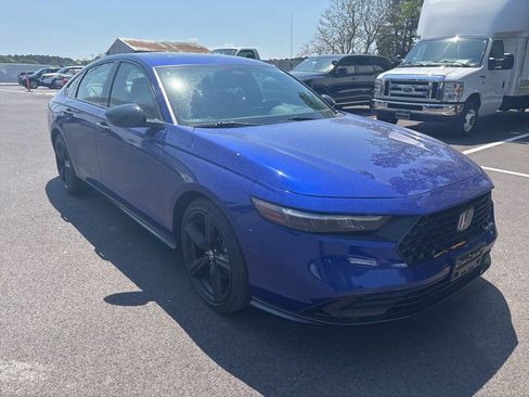 Used 2023 Honda Accord Sport image 3