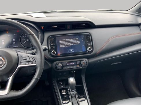 Used 2022 Nissan Kicks SR w/ Premium Package FWD image 7