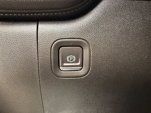 Used 2021 GMC Sierra 3500 Denali w/ Denali Black Diamond Edition image 37