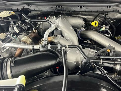 Used 2025 Ford F350 Lariat w/ Black Appearance Package image 38