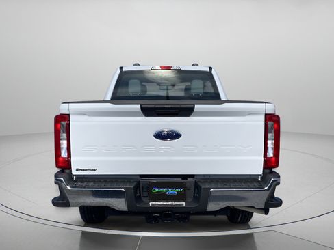 New 2026 Ford F250 XL w/ XL Chrome Package image 4