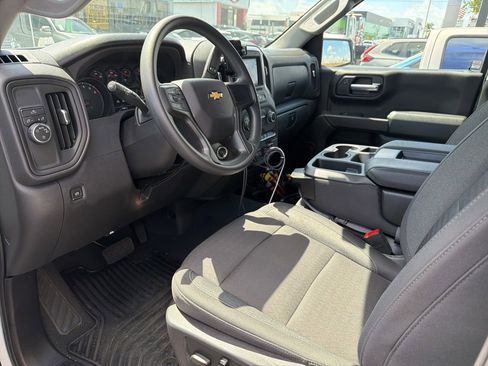 Used 2025 Chevrolet Silverado 1500 Custom image 9