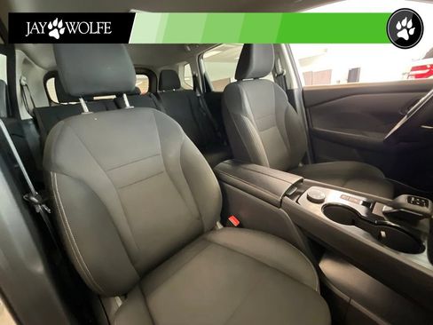 Used 2024 Nissan Rogue S AWD/4WD image 19