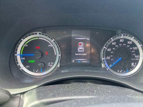 Used 2020 Toyota Highlander LE AWD/4WD image 11