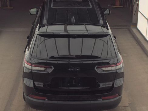 Used 2024 Jeep Grand Cherokee L Limited w/ Luxury Tech Group II image 5