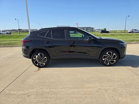 Used 2025 Chevrolet Trax RS w/ Driver Confidence Package FWD image 13