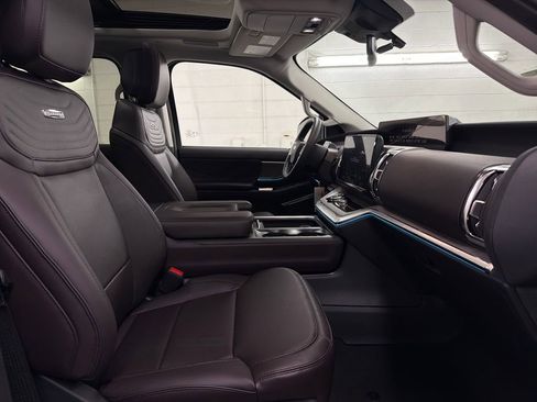 New 2026 Ford Expedition Platinum image 29