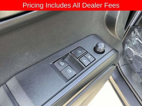 Used 2022 Toyota Tacoma SR AWD/4WD image 16