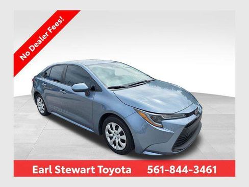 Certified 2025 Toyota Corolla LE FWD image 1