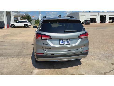 Used 2023 Chevrolet Equinox RS FWD image 7