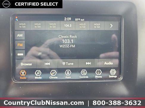 Used 2020 Jeep Cherokee Latitude Plus w/ Cold Weather Group AWD/4WD image 16