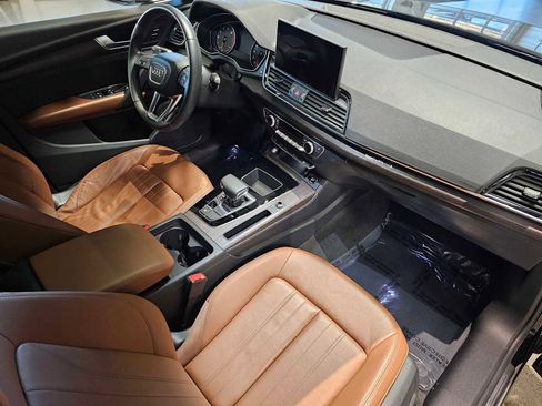 Used 2023 Audi Q5 2.0T Premium w/ Convenience Package image 11