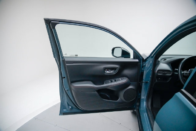 Certified 2025 Honda HR-V Sport image 11