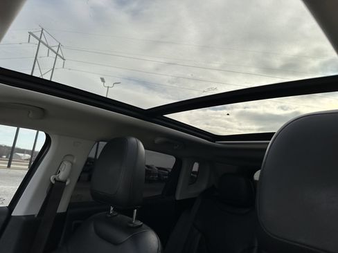 Used 2021 Jeep Compass Latitude w/ Sun and Sound Group image 20