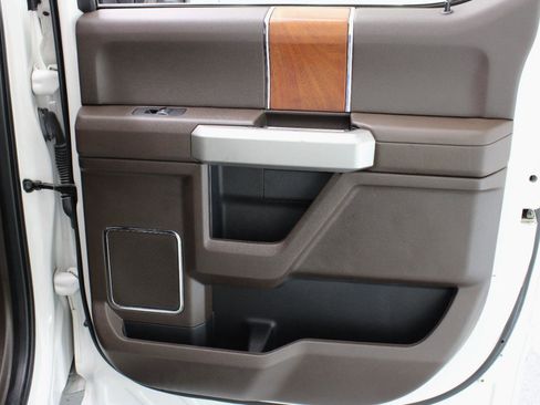 Used 2019 Ford F150 King Ranch w/ Equipment Group 601A Luxury AWD/4WD image 45